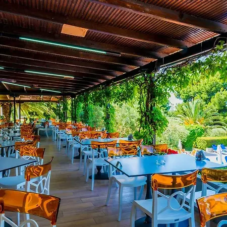 Philoxenia منتجع